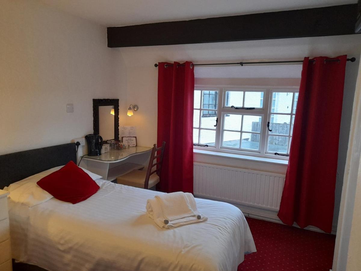 The Weary Friar Inn Pillaton Exteriér fotografie