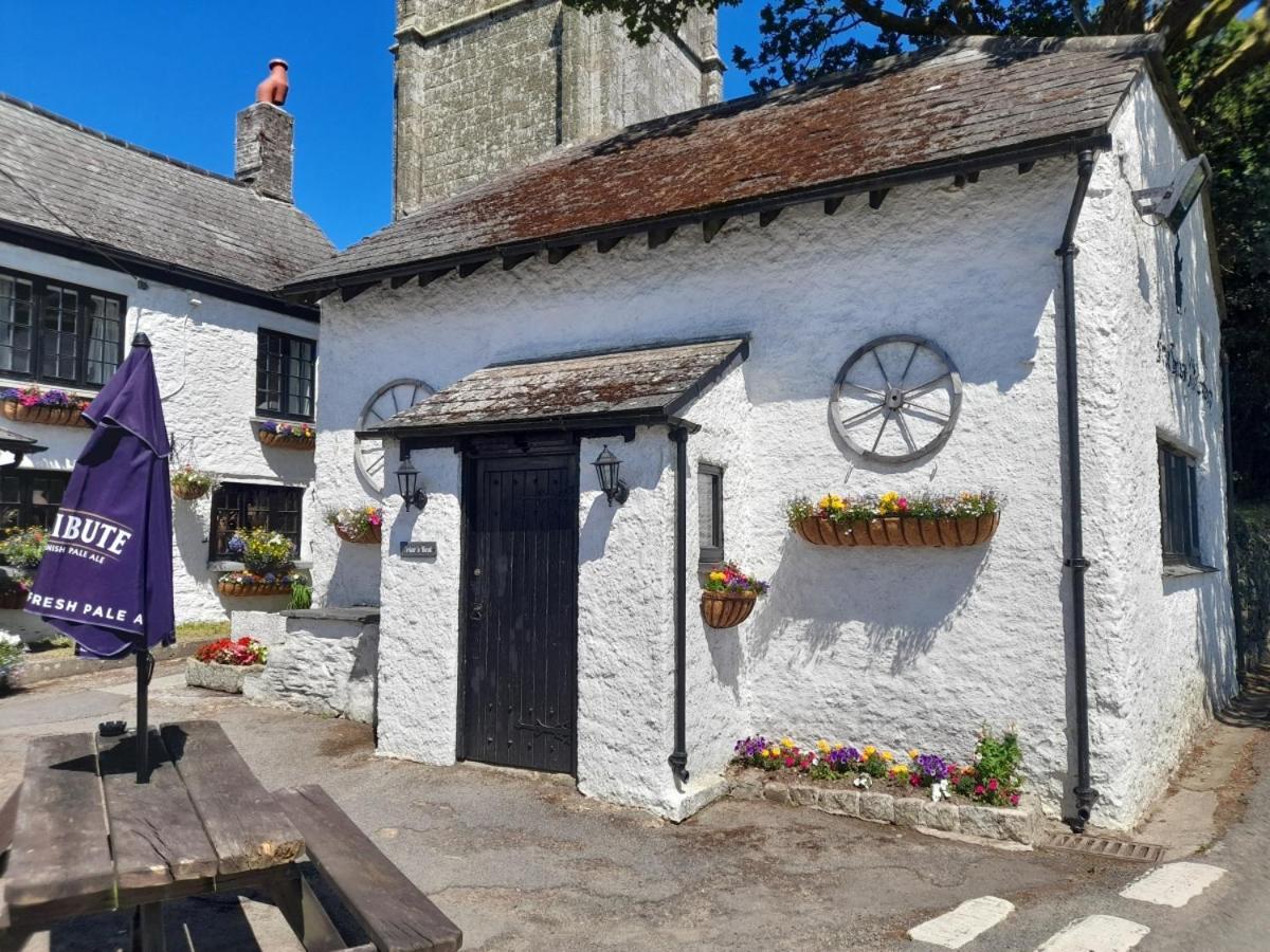 The Weary Friar Inn Pillaton Exteriér fotografie