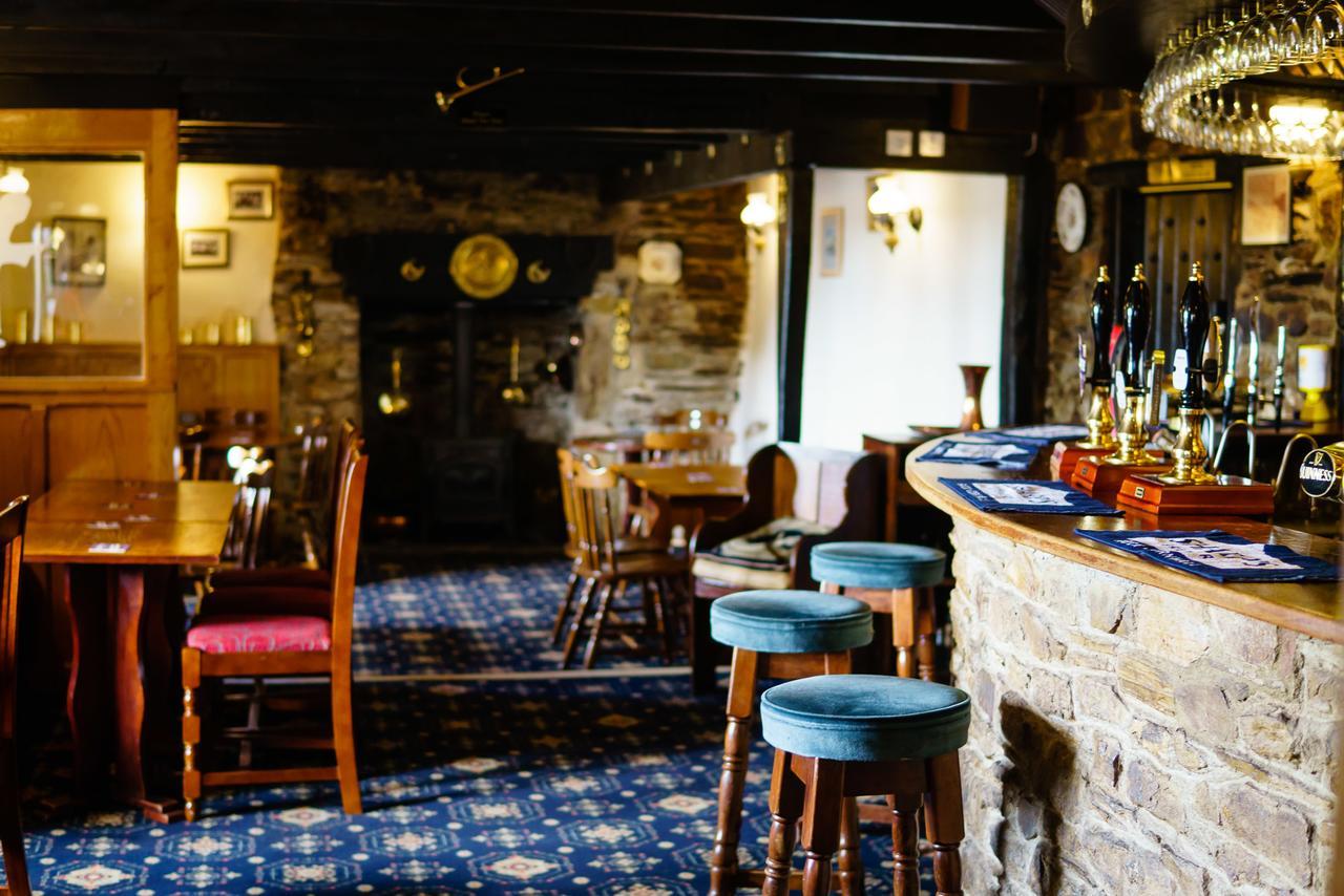 The Weary Friar Inn Pillaton Exteriér fotografie